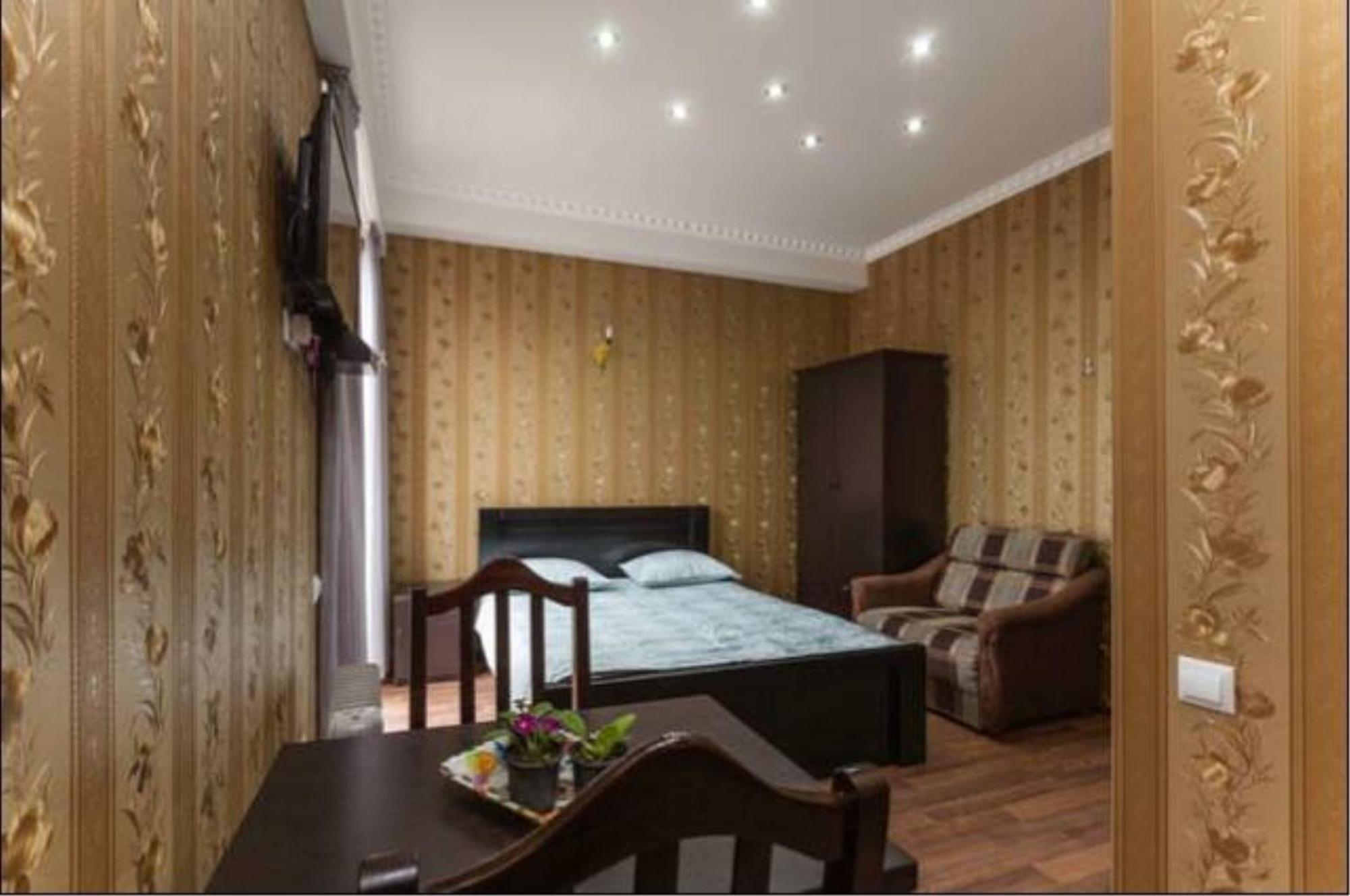 Old Tbilisi Trio Apartments Phòng bức ảnh