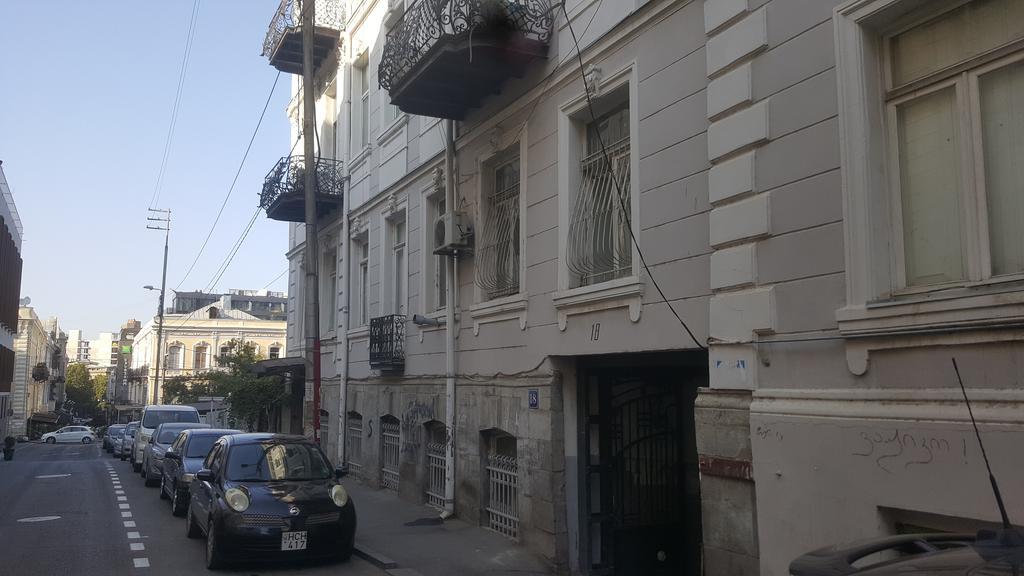 Old Tbilisi Trio Apartments Ngoại thất bức ảnh