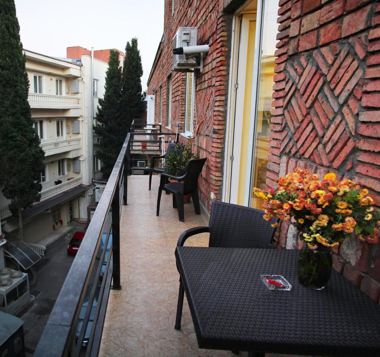 Old Tbilisi Trio Apartments Ngoại thất bức ảnh