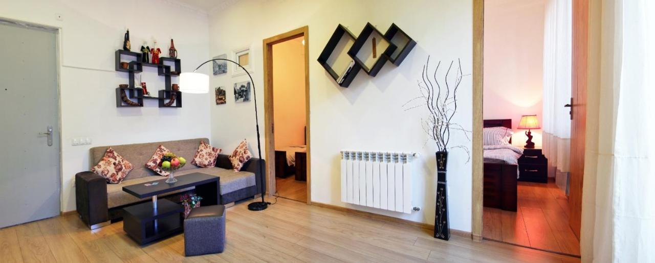 Old Tbilisi Trio Apartments Ngoại thất bức ảnh